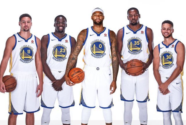 美媒：湖人本赛季仅用27场就已尝试了16套不同的首发阵容（美媒：湖人本季27场已启用16套不同首发阵容）