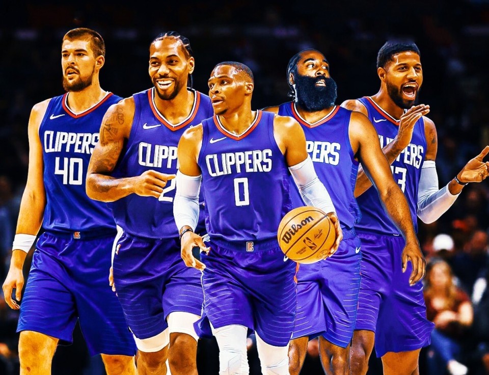 足球国足训练强度升级，体能教练参与指挥（国足训练强度加码，体能教练亲自指挥）