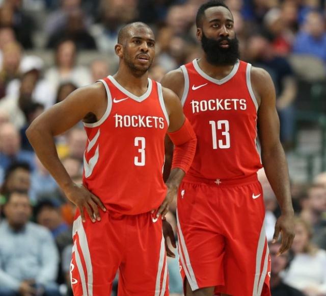 手感低迷！迪亚洛半场9中3&罚球4中1得到8分1板1助攻（迪亚洛半场手感不佳：9投3中、罚球4罚仅1中，拿下8分1篮板1助攻）