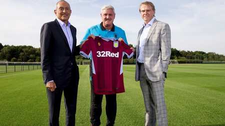 世界杯震撼一幕：孙颖莎让分全场掌声，赛场对手忍不住竖大拇指（世界杯名场面：孙颖莎主动让分赢得满场掌声，对手当场竖起大拇指）