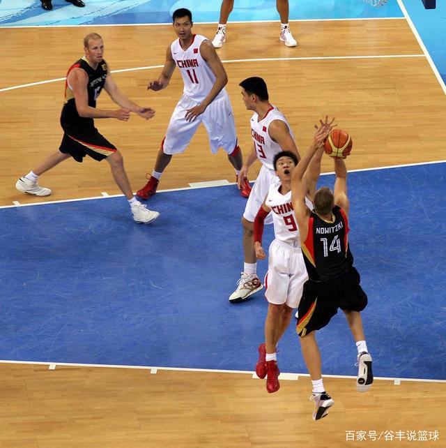 穆里尼奥：执教与评论教练是两回事，而评论别人总是容易的（穆里尼奥：带队与点评是两码事，指点他人总是最容易）