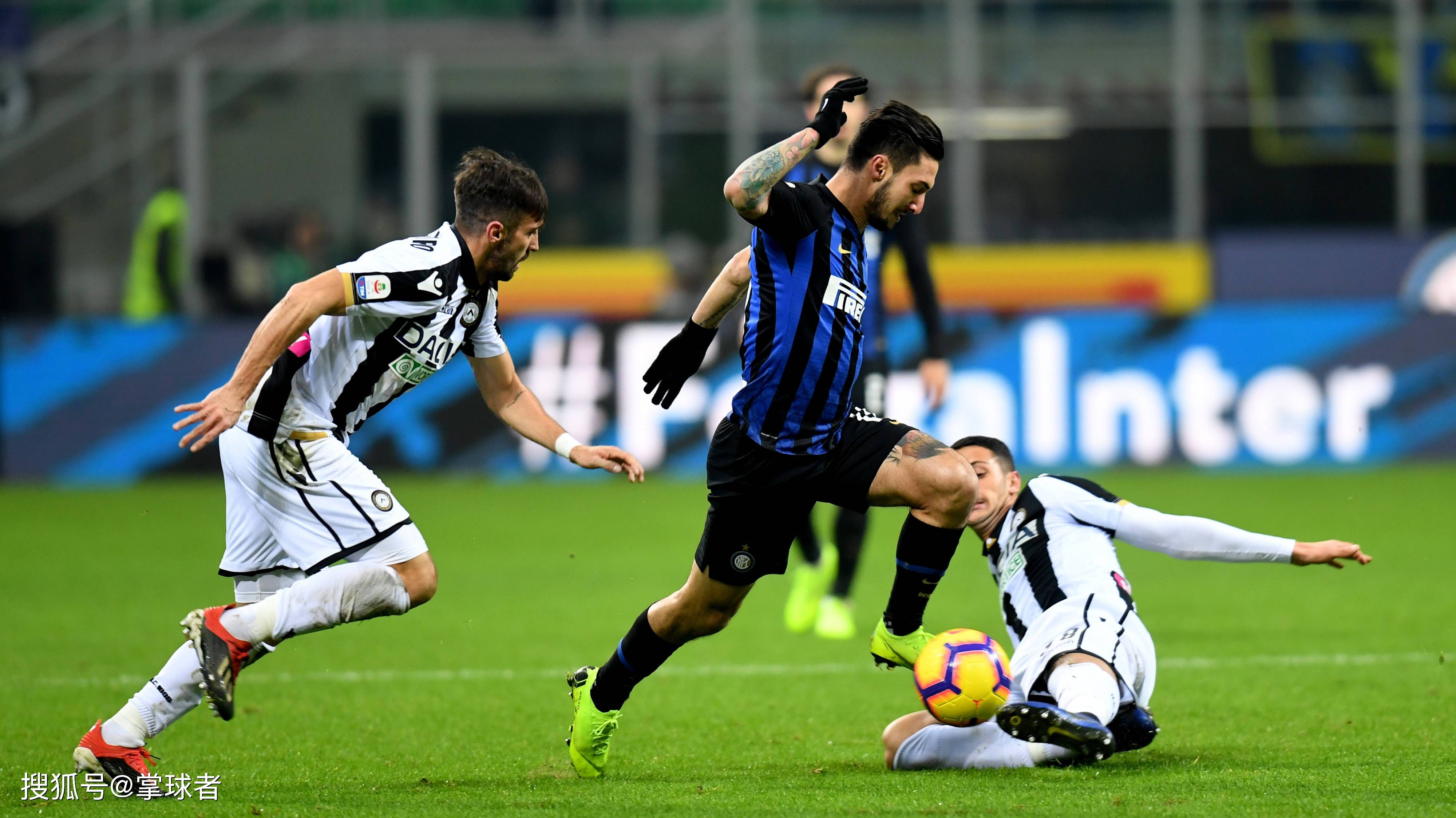 圣诞大战看水花对决！基德：克莱确定可以出战与勇士的比赛（圣诞大战水花兄弟上演对决 基德确认克莱可出场）