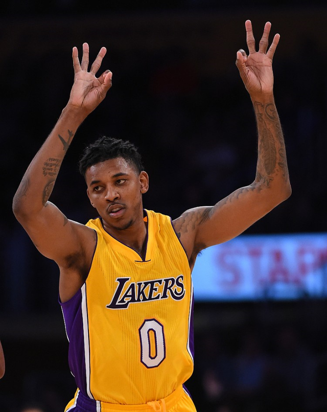 布冯：米兰现在所有运作都围绕出成绩展开，这必须归功于阿囧（布冯：米兰如今一切围绕成绩推进，这要归功于阿囧）