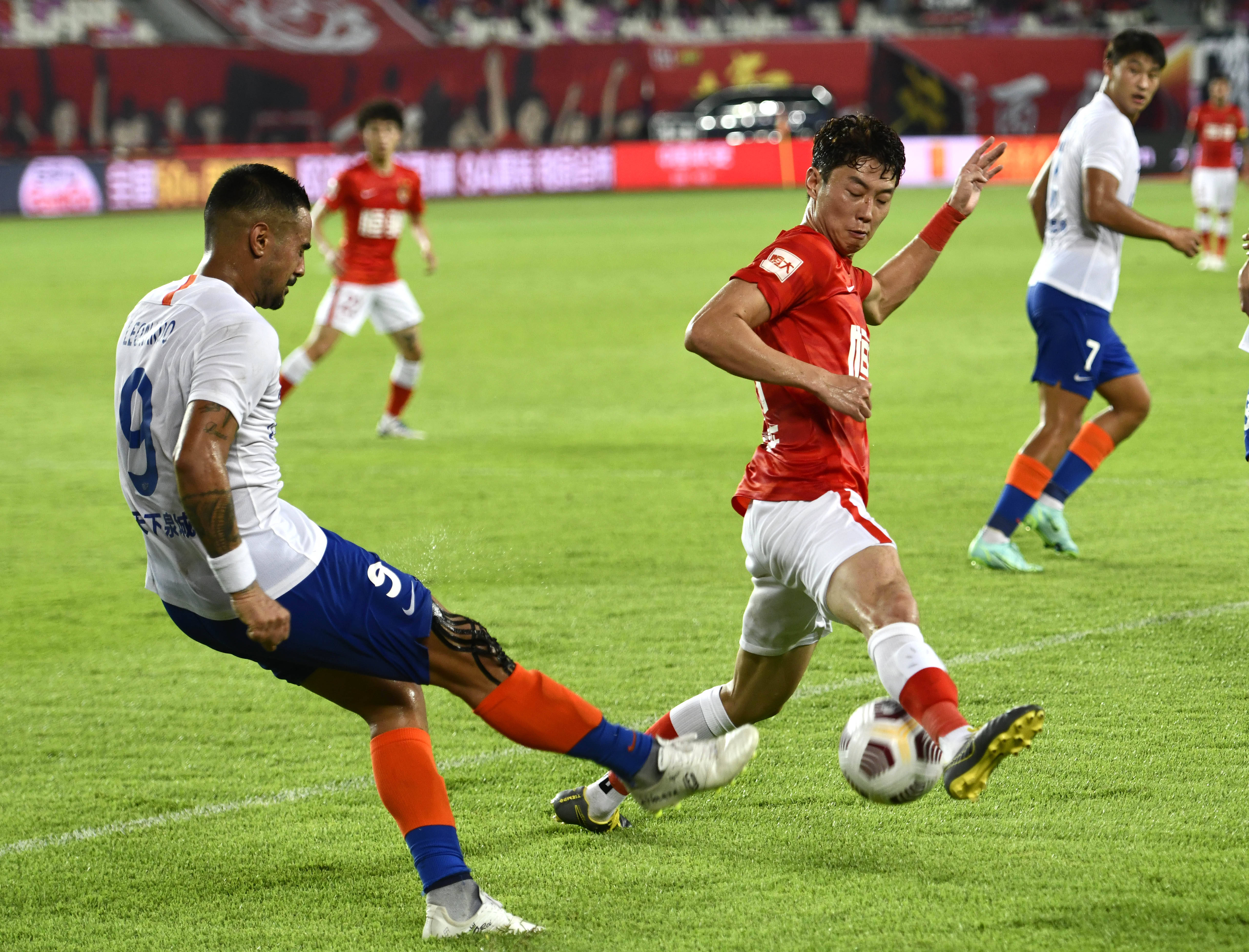 篮球小将如何快速脱颖而出？（篮球新秀如何迅速崭露头角？）